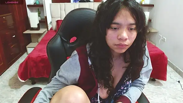 laureentt  online show from 02.21.25