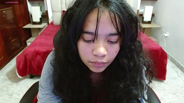 laureentt  online show from 03.05.25