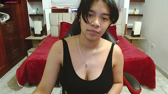 laureentt  online show from 03.10.25