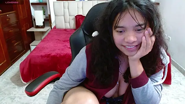 laureentt  online show from 03.11.25