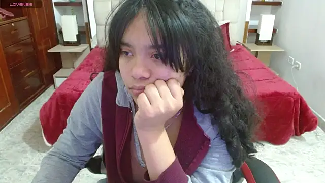 laureentt  online show from 03.14.25