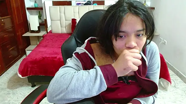 laureentt  online show from 03.19.25