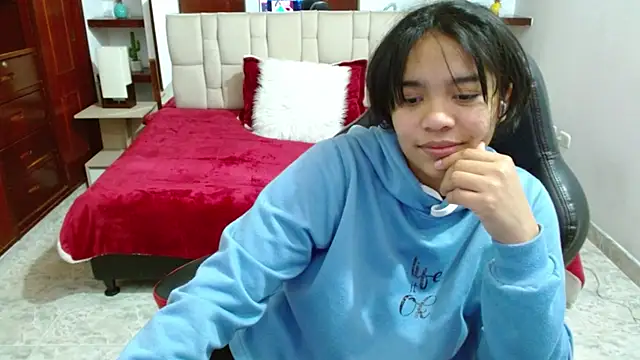 laureentt  online show from 03.20.25