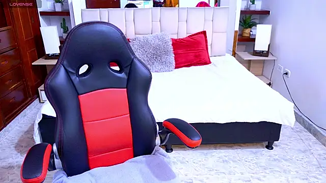 laureentt  online show from 09.12.25