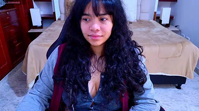 laureentt  online show from 10.14.25