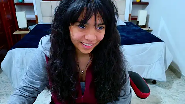 laureentt  online show from 10.18.25