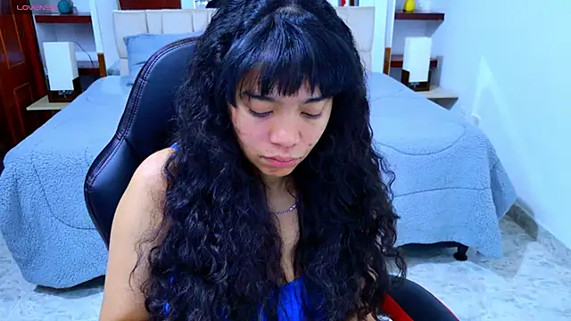 laureentt  online show from 11.06.25