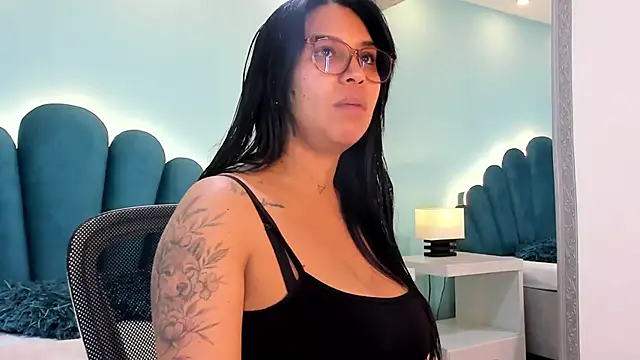 sharlott18 online show from 11.12.25