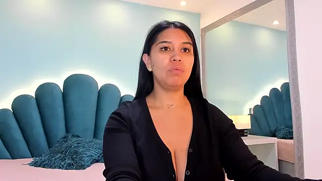 sharlott18 online show from 11.28.25