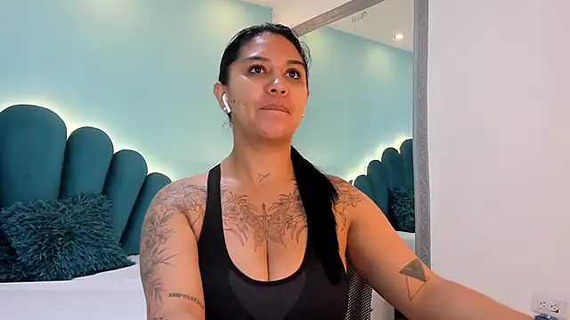 sharlott18 online show from 01.13.26