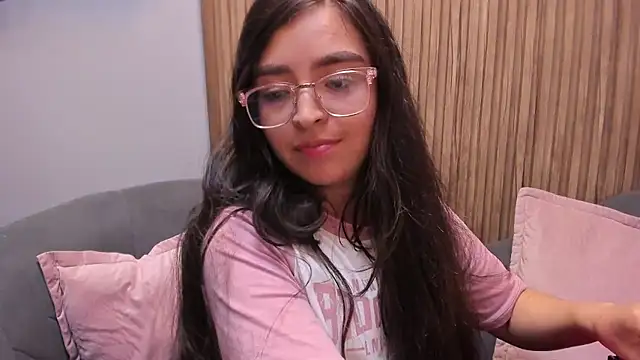 Eva Macalliter online show from 01.08.25