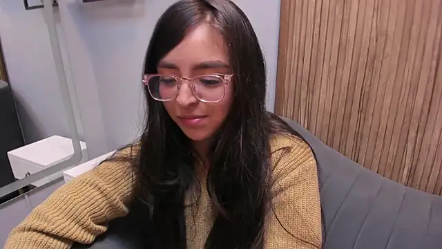 Eva Macalliter online show from 01.22.25