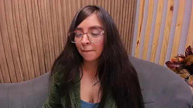 Eva Macalliter online show from 02.12.25