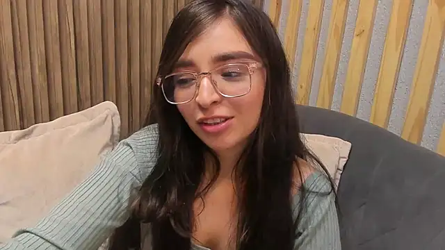 Eva Macalliter online show from 03.19.25