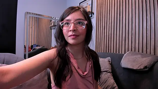 Eva Macalliter online show from 09.20.25