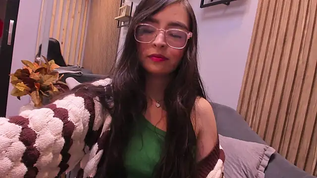 Eva Macalliter online show from 11.28.25