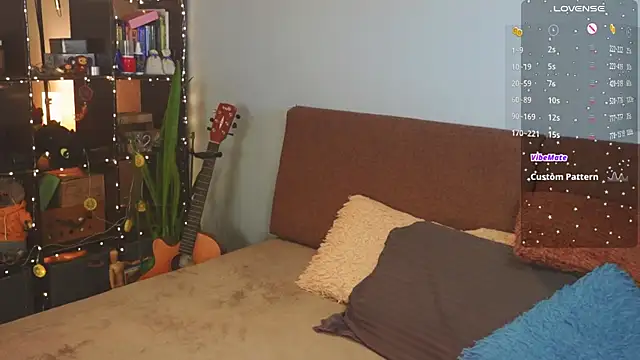 Snapshot of bananya_kitty chatting on 04.08.26 bananya kitty online show from 04.08.26