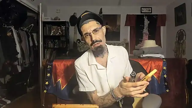 RoosterWabbit online show from 03.08.25