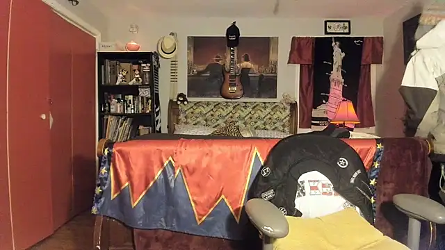 RoosterWabbit online show from 03.10.25