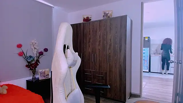 ScarlettMalbec online show from 04.18.26