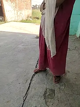 COUPLLE VILLAGE online show from 04.11.26