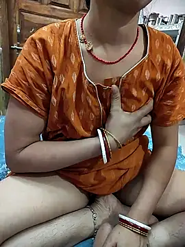 COUPLLE VILLAGE online show from 04.13.26