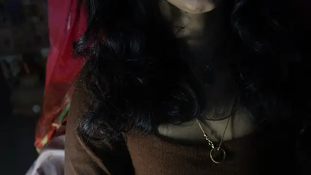 Snapshot of -AyeshaSinghania- chatting on 10.10.25 -AyeshaSinghania- online show from 10.10.25