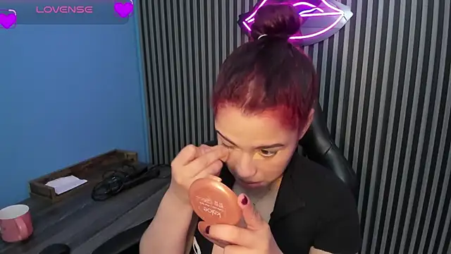 emily roberts1 online show from 12.10.24