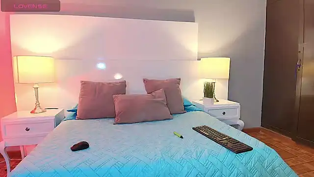 emily roberts1 online show from 09.18.25