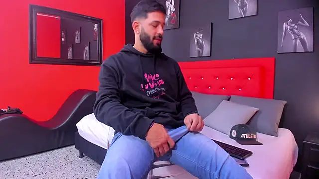 Thiagogomez online show from 10.27.25