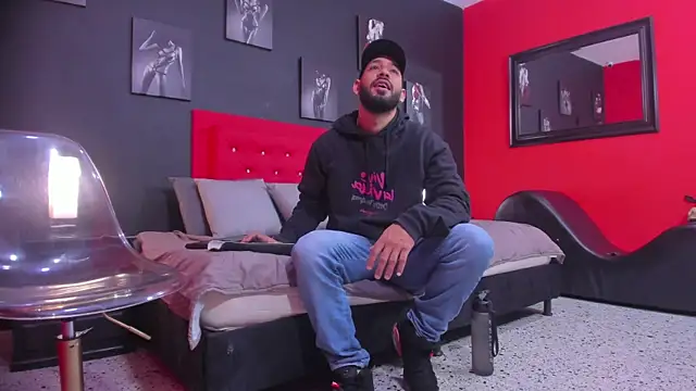 Thiagogomez online show from 11.24.25