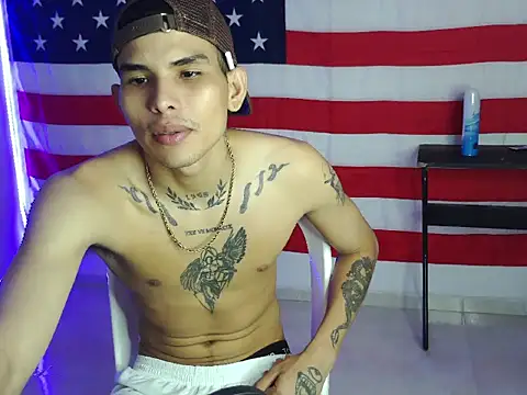 Snapshot of hot_king20 chatting on 11.18.25 hot king20 online show from 11.18.25