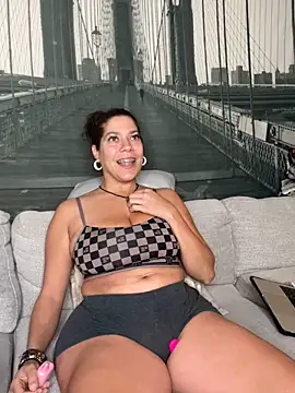 Snapshot of Bigbuttbrooklynn chatting on 02.24.25 Bigbuttbrooklynn online show from 02.24.25