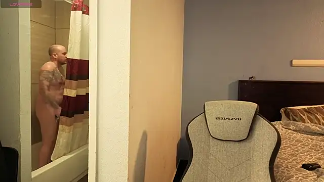 Snapshot of Hydro-Blastz chatting on 10.02.25 Hydro-Blastz online show from 10.02.25