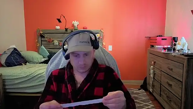 Snapshot of Hydro-Blastz chatting on 10.29.25 Hydro-Blastz online show from 10.29.25