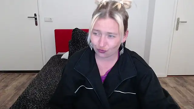 Snapshot of cumfun chatting on 03.10.25 cumfun online show from 03.10.25