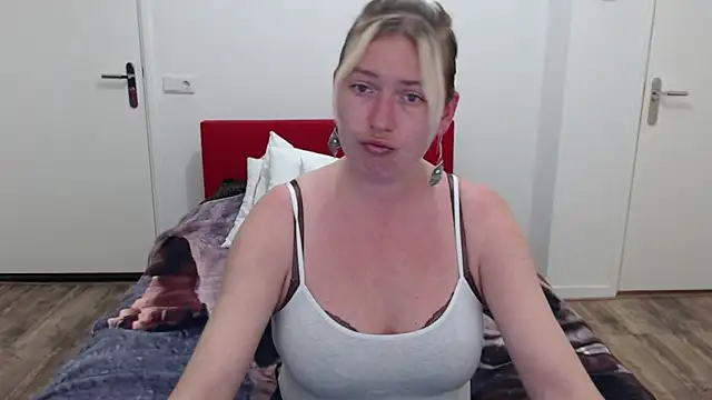 Snapshot of cumfun chatting on 03.17.25 cumfun online show from 03.17.25