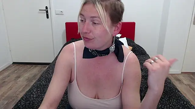 Snapshot of cumfun chatting on 03.21.25 cumfun online show from 03.21.25