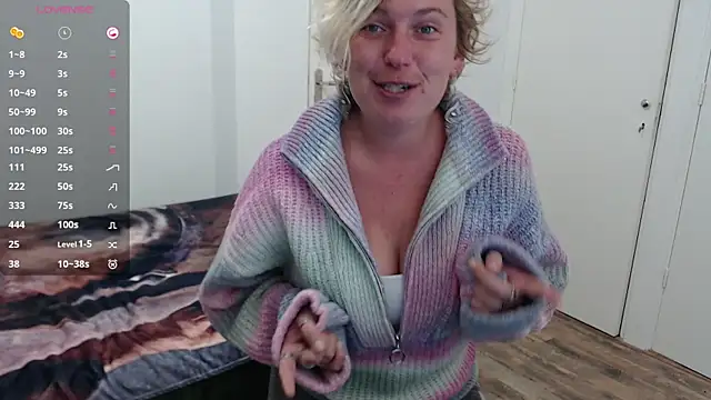 Snapshot of cumfun chatting on 09.15.25 cumfun online show from 09.15.25