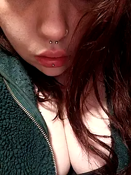 Snapshot of persefone97 chatting on 01.28.25 persefone97 online show from 01.28.25