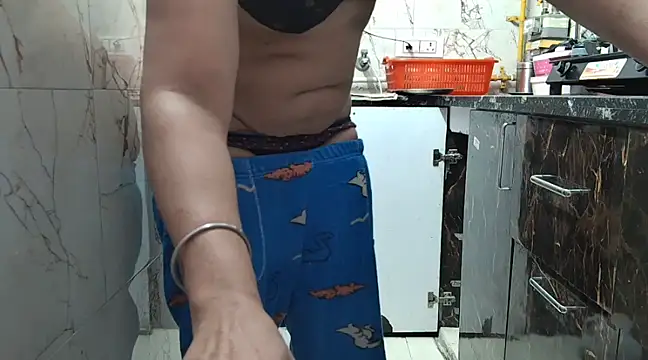 Snapshot of bhabhisexxy_880 chatting on 02.14.25 bhabhisexxy 880 online show from 02.14.25