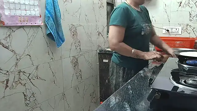 bhabhisexxy 880 online show from 10.12.25