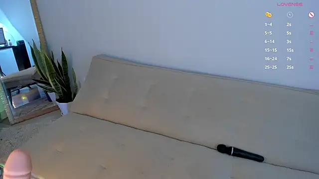 Snapshot of sweet_pink_ chatting on 09.21.25 sweet pink  online show from 09.21.25