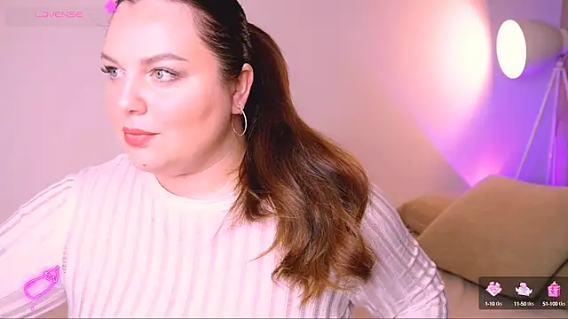 Snapshot of ameliaminkx chatting on 02.14.25 ameliaminkx online show from 02.14.25