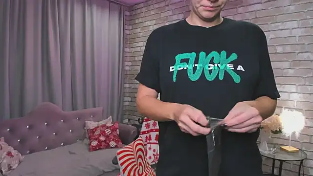 SarahCoksss online show from 12.06.24