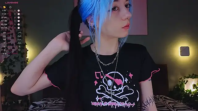 Snapshot of TristaRoht chatting on 02.23.25 TristaRoht online show from 02.23.25