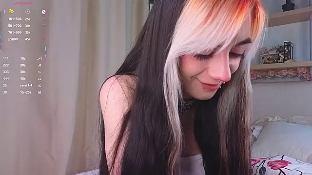 Snapshot of TristaRoht chatting on 09.26.25 TristaRoht online show from 09.26.25