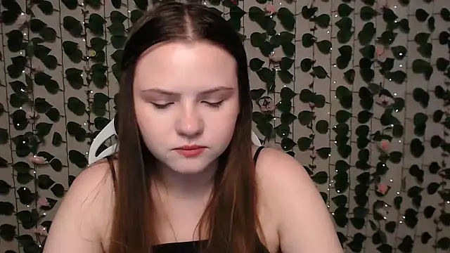IxxiLiana online show from 12.13.24
