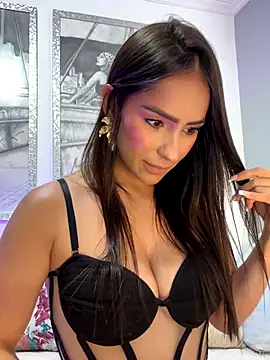 Mau White online show from 10.19.25