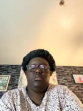 Yagurl  west online show from 11.24.25